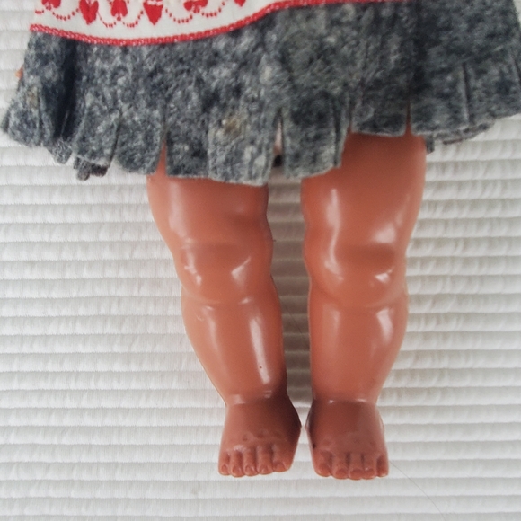 Native American Baby Doll Hard Plastic Moveable Posable Limbs Clothed Vintage - Picture 4 of 9